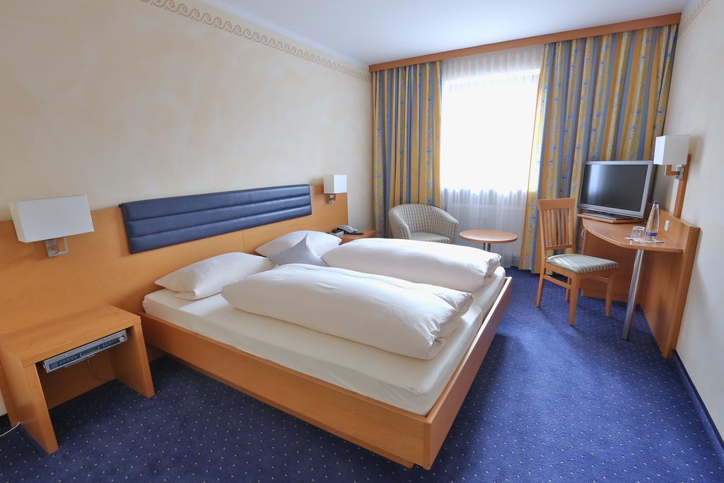 Hotel Bockmaier Oberpframmern Εξωτερικό φωτογραφία