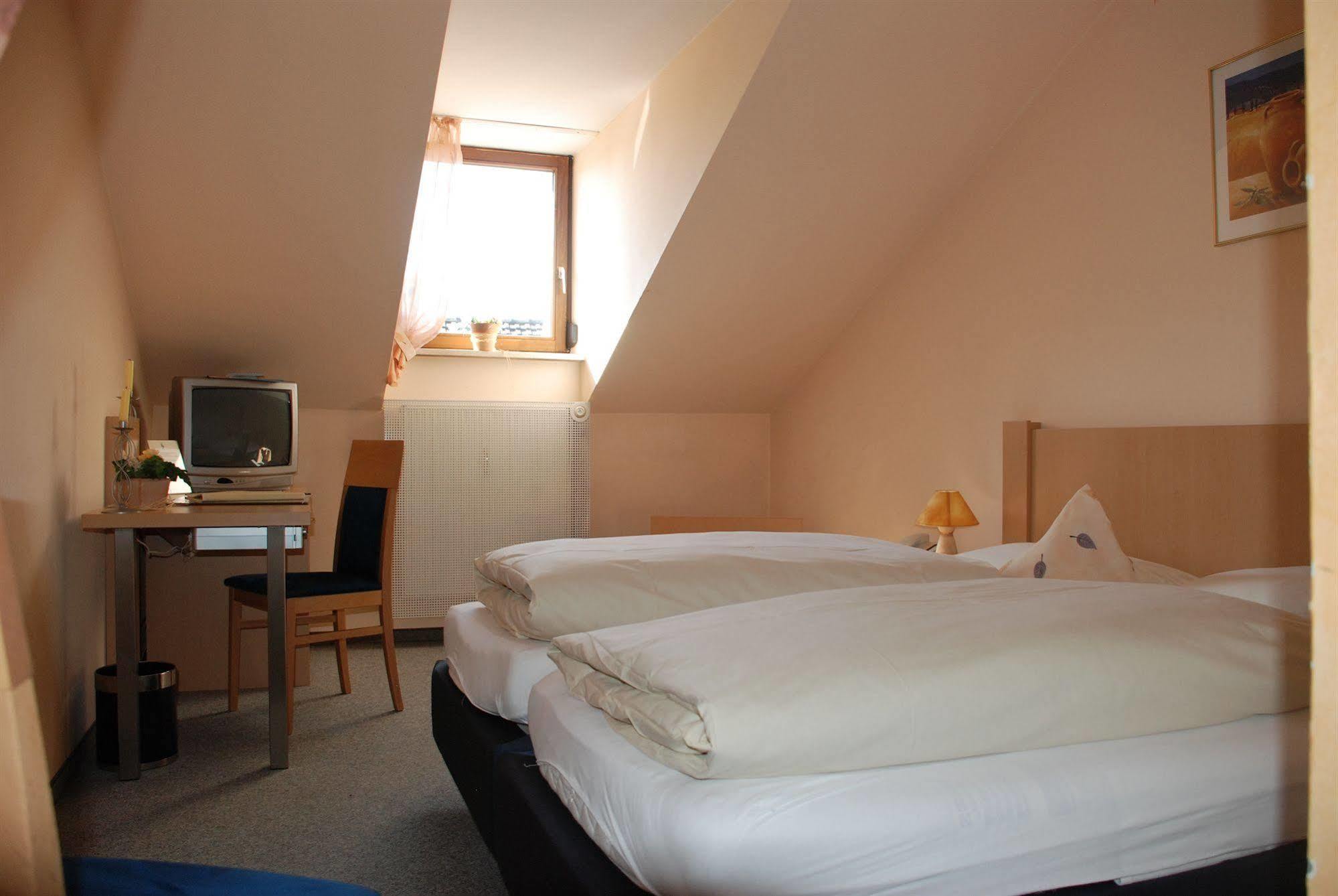 Hotel Bockmaier Oberpframmern Εξωτερικό φωτογραφία