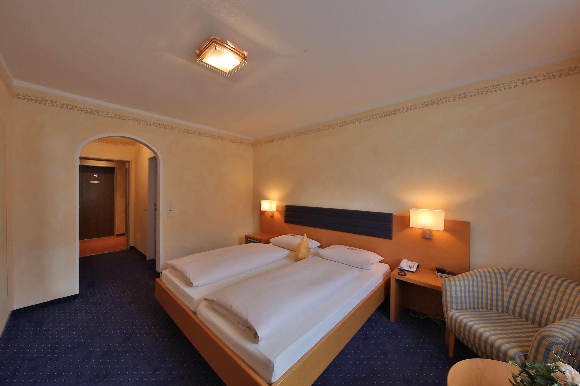 Hotel Bockmaier Oberpframmern Εξωτερικό φωτογραφία